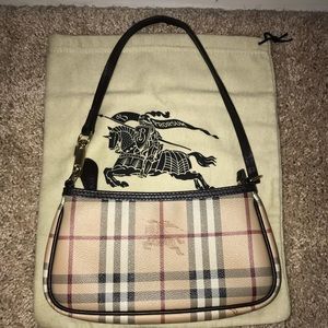 ❌SOLD❌ Burberry Haymarket Wristlet